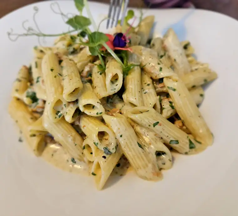 Penne w sosie śmietanowym